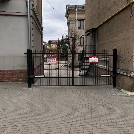 Smolynja Stail Apartamento Ternopil Exterior foto